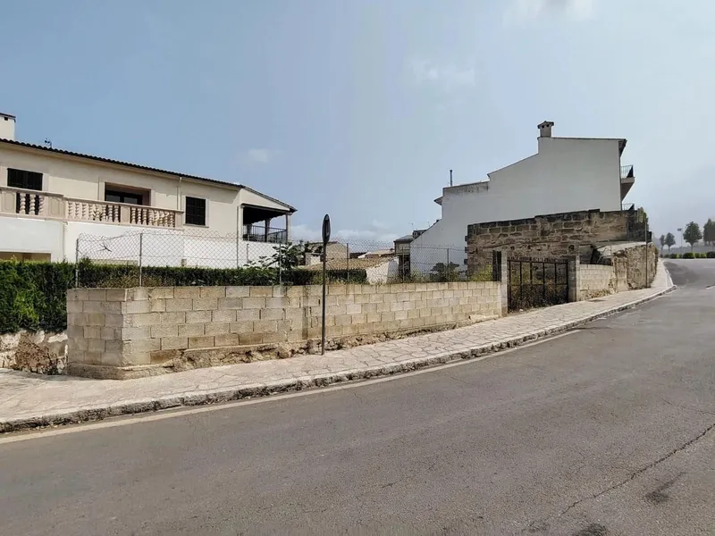 Unique Opportunity in Lloseta! Buildable Urban Plot of 302 m² — photo 2