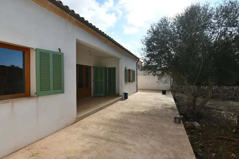 Town house with a large 600m2 patio and a lot of potential in Santanyi — photo 2