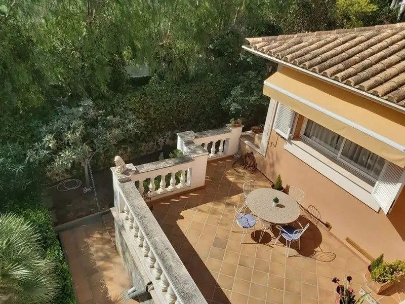 In the municipality of Calvià in Santa Ponça we find a plot of more than 1000 m2 with a Mediterranean-style construction of 247 m2, near — photo 3
