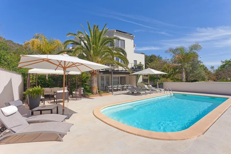 Villa - Palma de Mallorca (Son Roca - Son Ximelis - Son Anglada), Built Surface 418m², Plot Surface... — photo 1