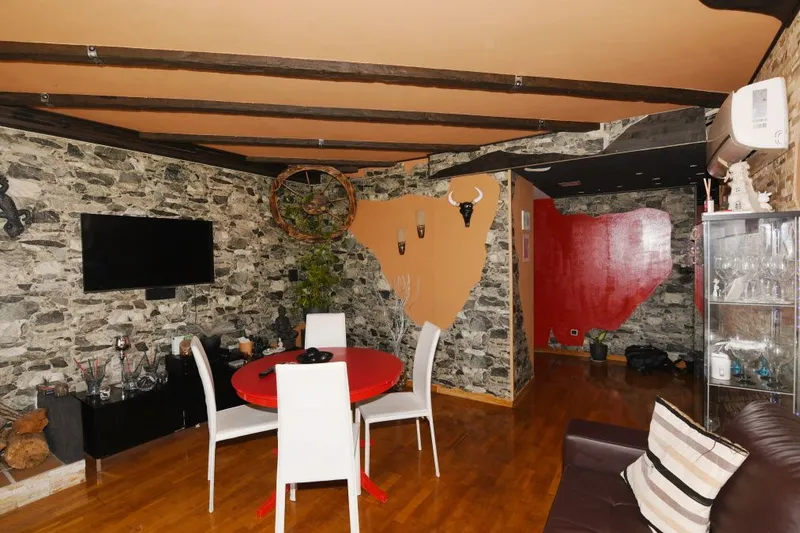 Apartment with communal swimming pool and private garage in Campos — photo 10