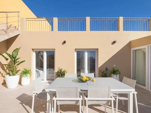 Fantastic renovated penthouse with expansive terraces in El Molinar — photo 1