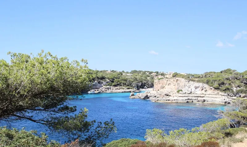 Mansion by the sea to renovate in Cala Llombards — photo 1