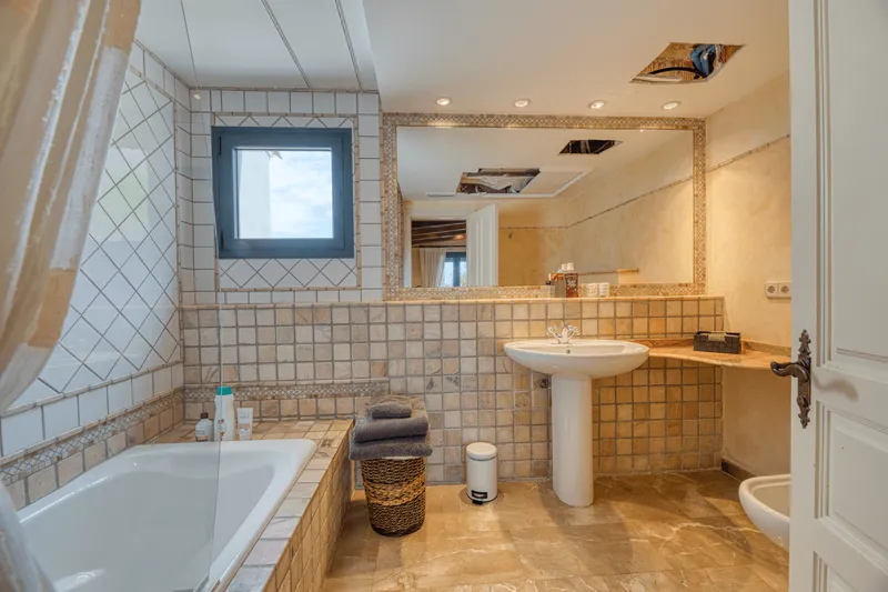 Property cmmf1eo0o0029nl71s3twte2u — photo 12
