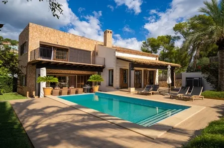 High quality villa in Mediterranean style in Calvià / Portals Nous — photo 1