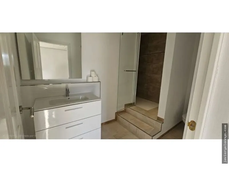 Rental of semi-detached house on Calle Sant Martí — photo 2