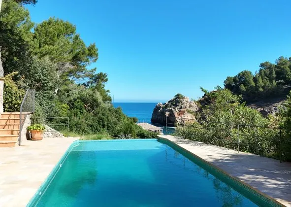 Detached house in Calle Arxiduc Luís Salvador, Deià — photo 1