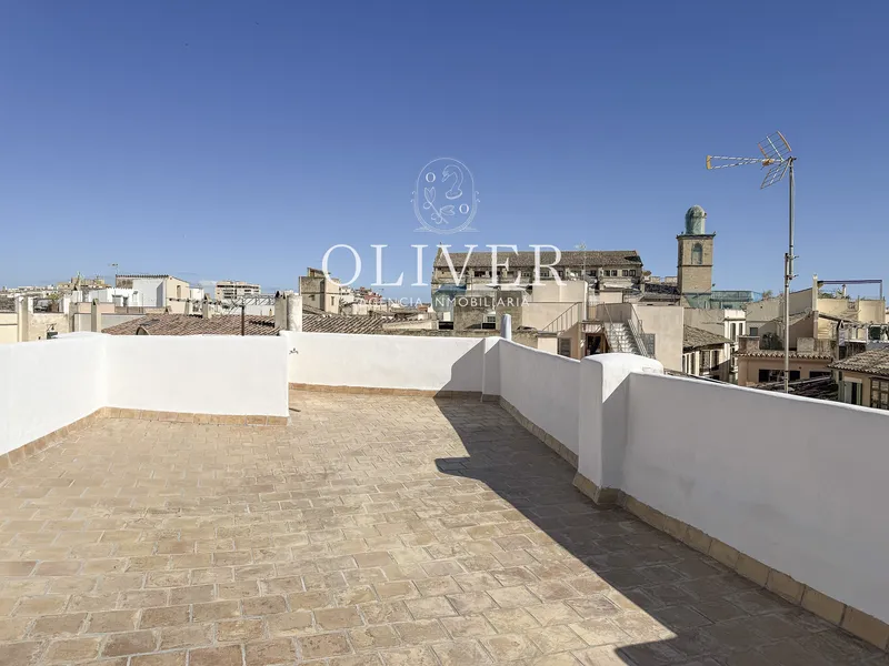 Apartment with terrace in the Old Town — photo 1