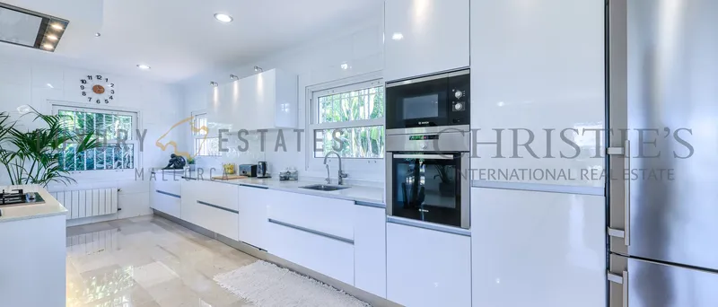 Spacious villa in Costa d'en Blanes with sea views and pool — photo 6