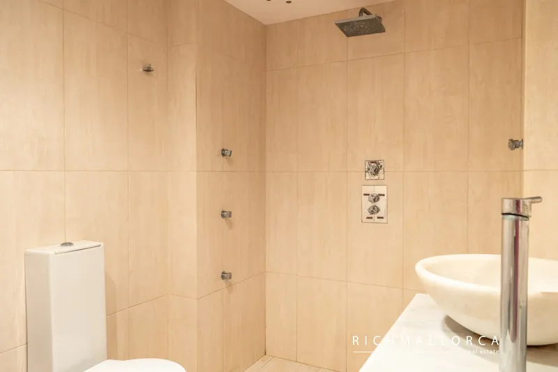 Beautiful nautical flat on the first line of a prestigious yacht club — photo 10