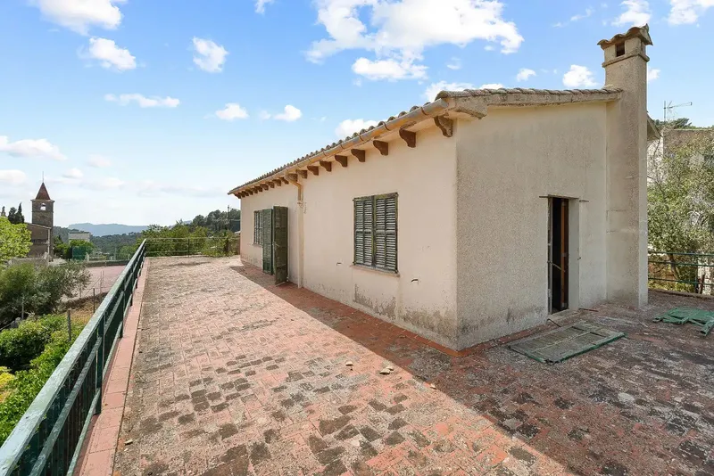 Urban multi-family plot of 1,381 m2 with sea views in Galilea, with an existing house of 477 m2 to renovate. The central and elevated plot — photo 9
