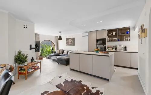 2 Bedrooms in Camp de Mar — photo 7