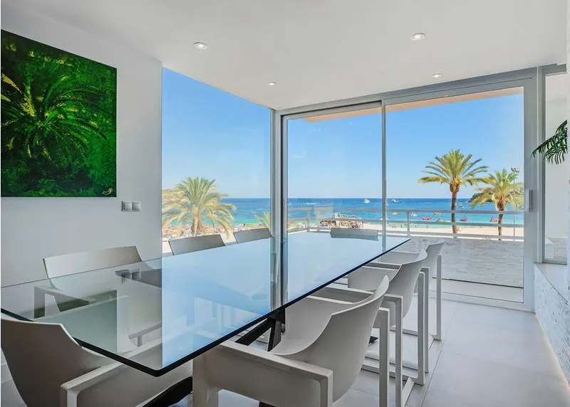 Magaluf - Beach Front 2 Bedroom Luxury Apartment — photo 1