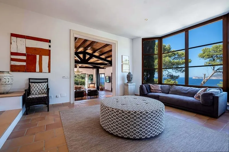 Timeless sea-facing retreat elevated above Puerto Andratx with holiday rental license — photo 10