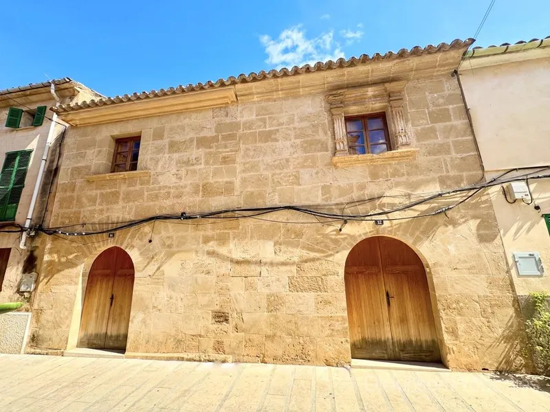 House with garage and great potential in Alcúdia’s old town — photo 2