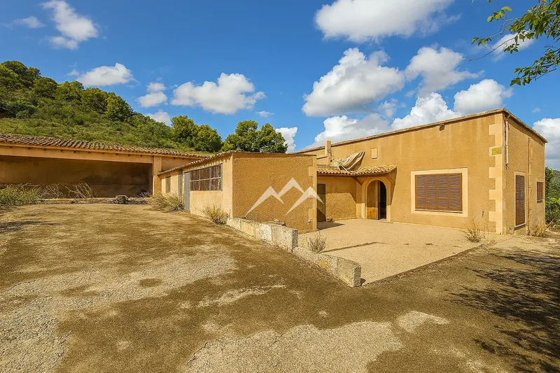 Rustic Estate of 18,000 m2 in Son Servera — photo 2