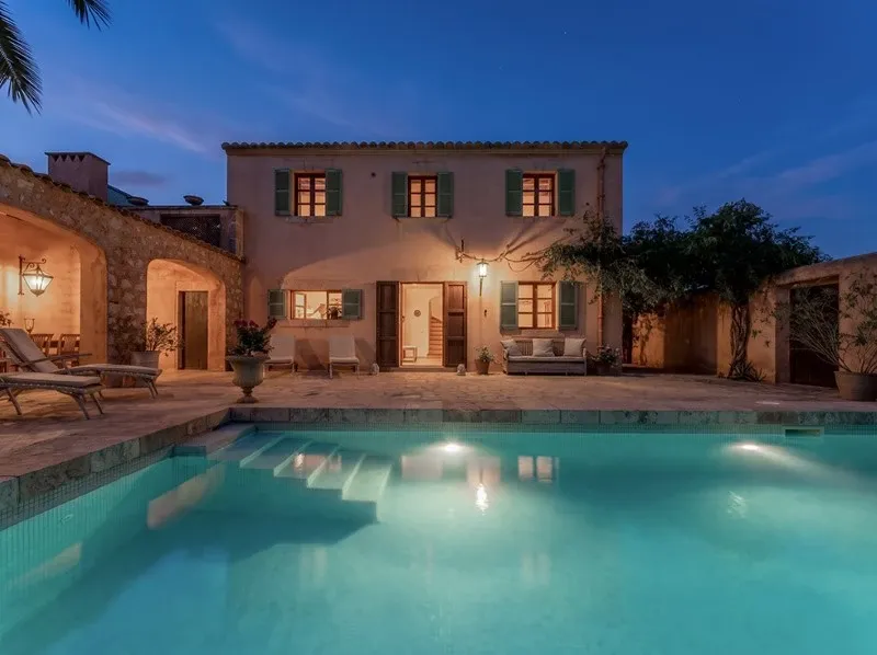 Charming Mediterranean-style house with garden in Es Llombards — photo 1