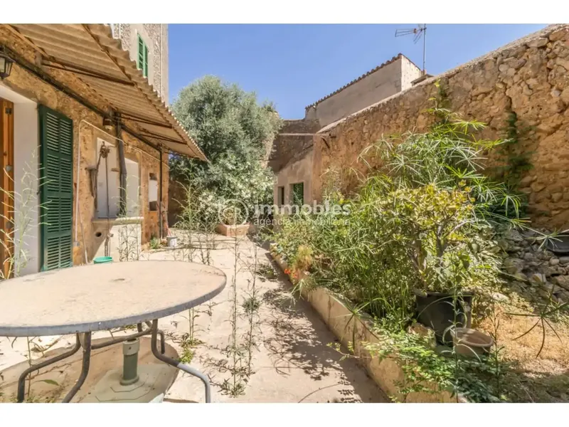 ENCANTADORA CASA SEÑORIAL EN BINIALI CON AMPLIO PATIO Y ZONA DE GARAJE — photo 6