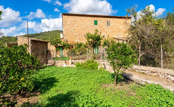Country house with enormous potential — photo 1