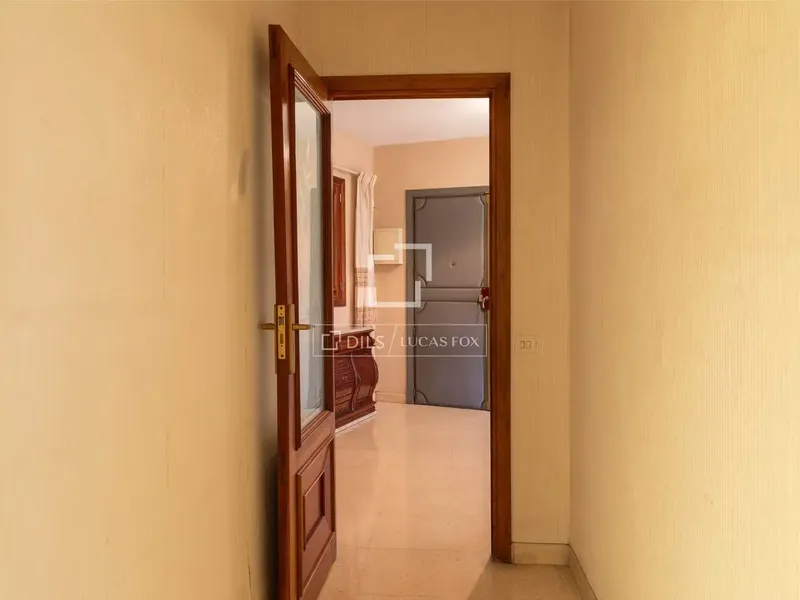 Piso con terraza en venta en Llevant — photo 8