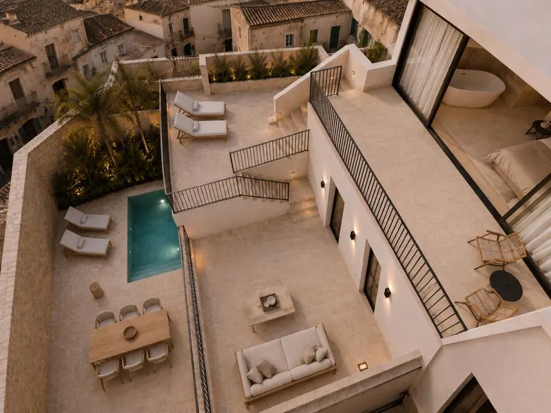Centrally located and luxurious newly built townhouse with an exquisite style in Santanyi — photo 1