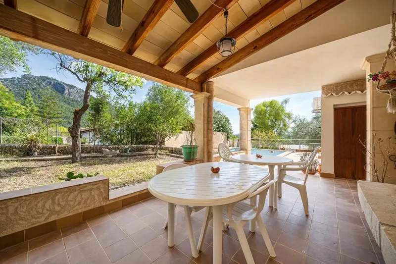 Located in the privileged enclave of Binibona, at the foot of the Sierra de Tramuntana, this unique property stands out for its character — photo 6