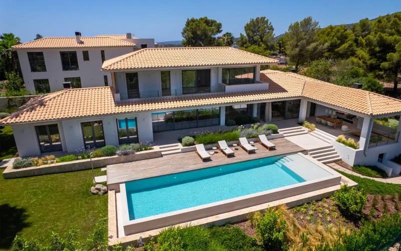 New built villa in Bonanova — photo 1