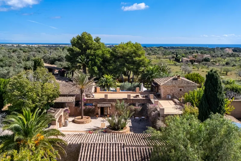 Historic estate with agroturismo license and vineyards near Porto Colom — photo 1