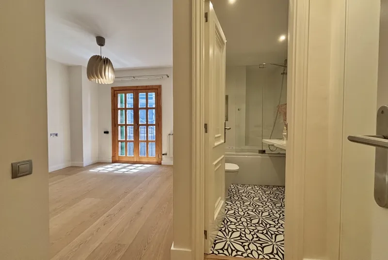 Elegant apartment with 2 parking spaces in the historic center of Palma — photo 10