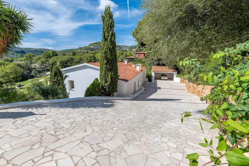 Renovated villa in Son Vida with large pool terrace and privacy — photo 10