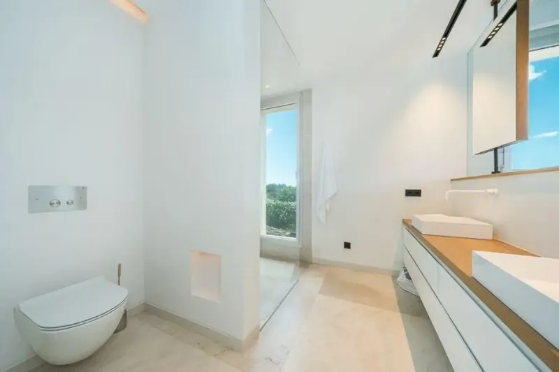 Welcome to your new luxury home! This detached villa offers everything your heart desires: from a heated indoor pool — photo 9