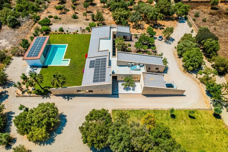 Modern country house with private equestrian facilities near Palma — photo 4