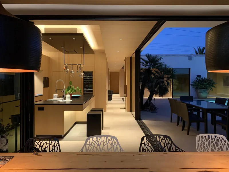 Modern Design House with Sea Views, High-Tech Pool and Guest Apartment — photo 8