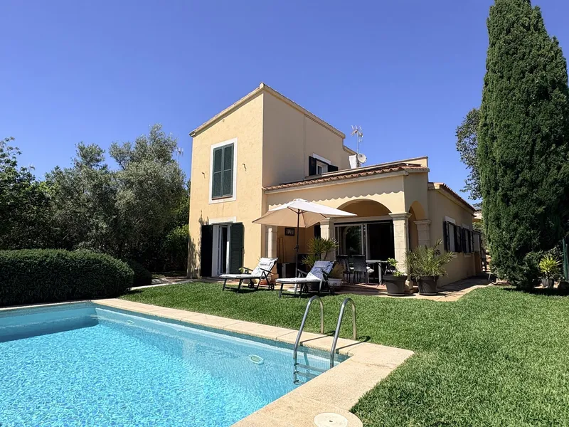 Well-kept chalet with rental license and pool in Sa Ràpita — photo 1
