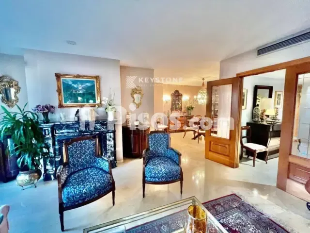 Piso en La Llotja-Born — photo 1