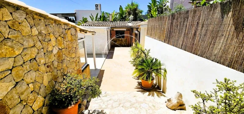 House in Gènova — photo 1