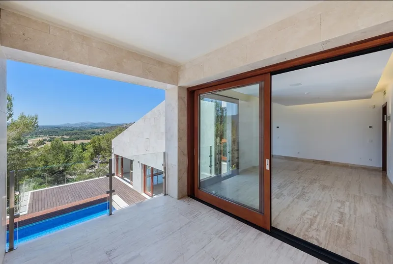 Incredible hillside villa with guest apartment in Canyamel — photo 12