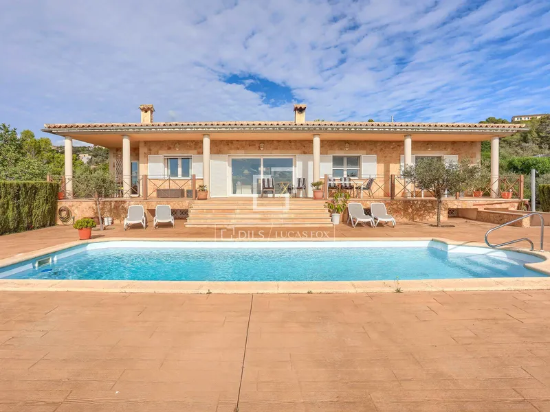 500m² house / villa for sale in Palma de Mallorca — photo 1