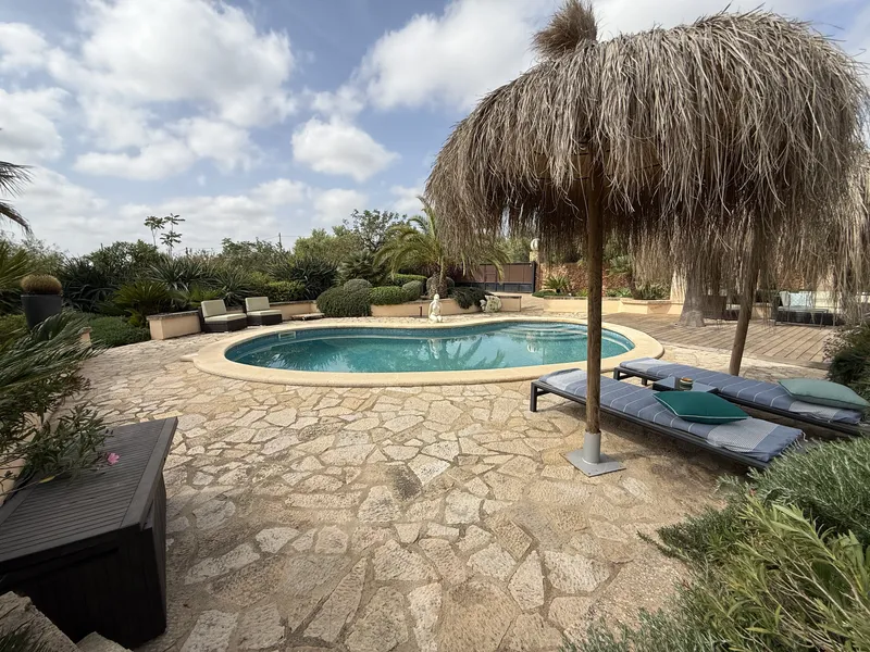 Rustic finca with beautiful garden and pool — photo 9
