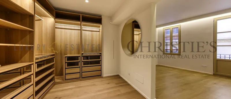 Large renovated apartment in Palma with communal roof terrace with sea views — photo 8