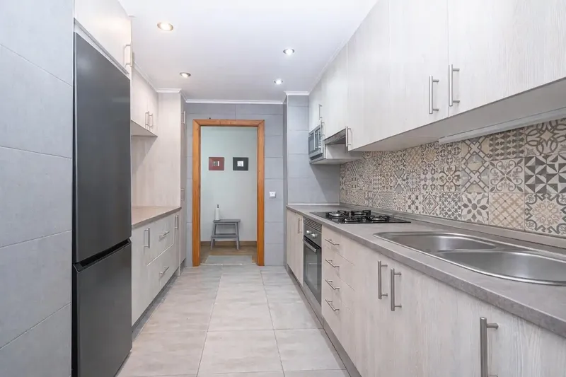 3-bedroom apartment with terrace in Portixol, 500 meters from the beach — photo 12