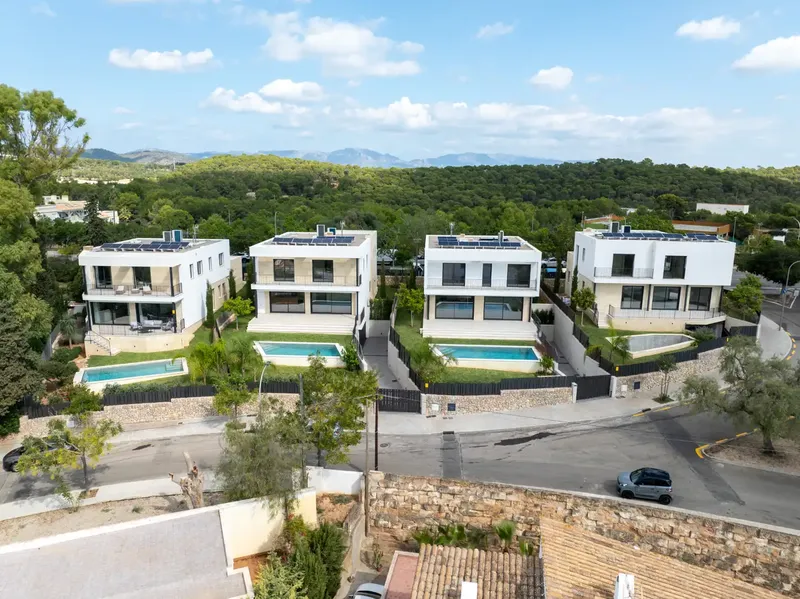 Exclusive Sale, New Build 4 Townhouses (Only 3 Left) Exclusive and Modern Single-Family Homes with Private Pool and Garden — photo 2