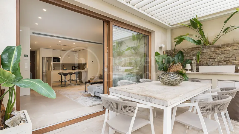 Townhouse El Espanyolet - Modern House with Pool and Rooftop Terrace — photo 4