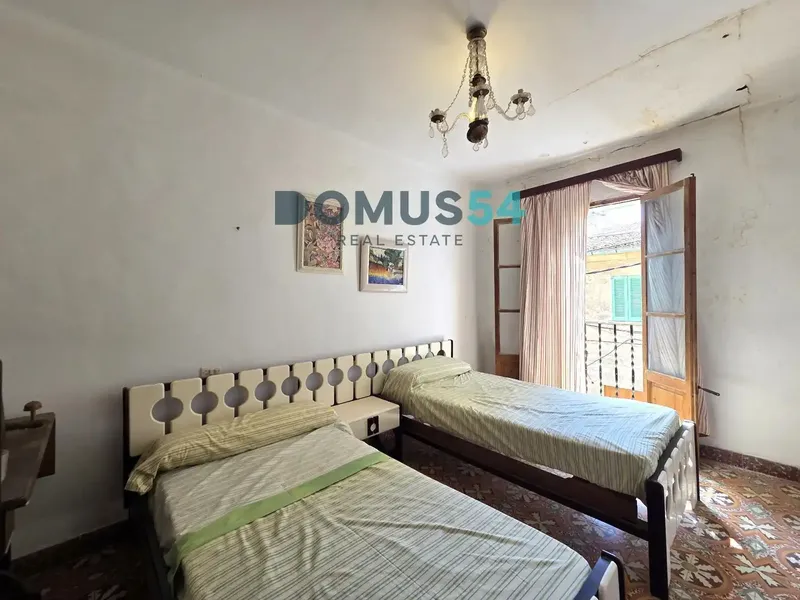 Unique opportunity in the historic center of Alcúdia: townhouse with garage and patio within the walls — photo 10