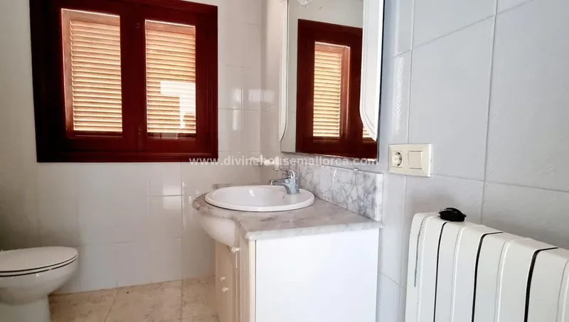 Chalet on second line in Cala Llombards with views of Es Pontás — photo 8