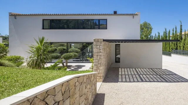 Stylish coastal villa with sea views for sale in Bonaire, North Mallorca — photo 12