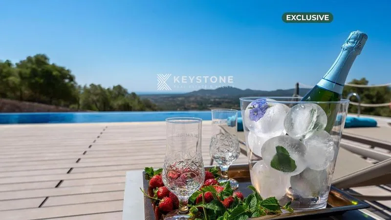 House — photo 2