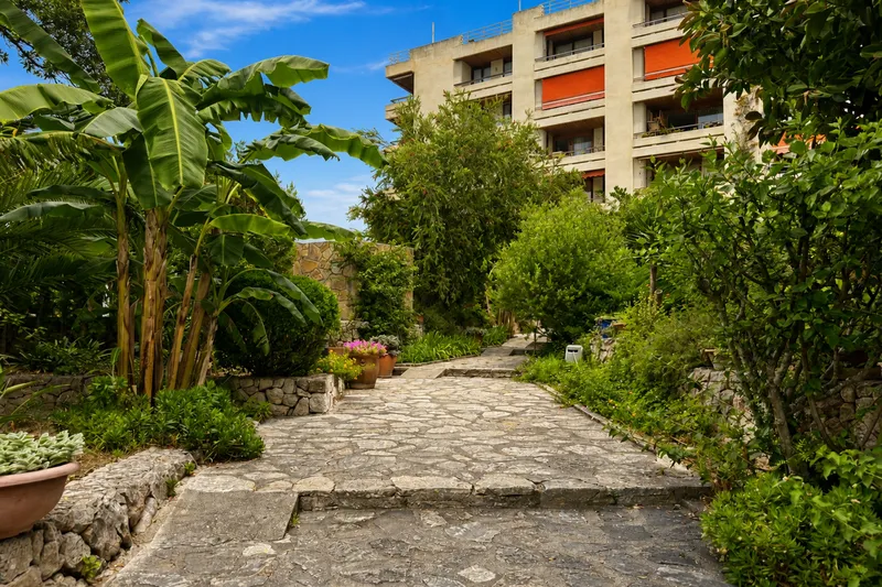 Exclusive apartment in Costa de los Pinos – golf course, partial sea views and Mediterranean living ambience — photo 2