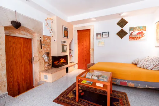 Cala Llombards, Picturesque Coastal House on the First Sea Line in Cala Llombards — photo 12