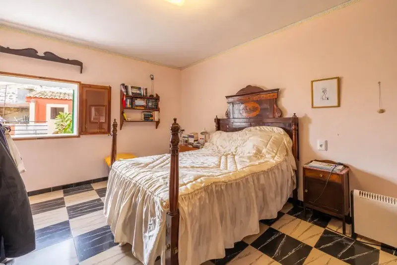 Fantastic opportunity to acquire a traditional village house that you can completely renovate and customize, in the heart of Selva — photo 12